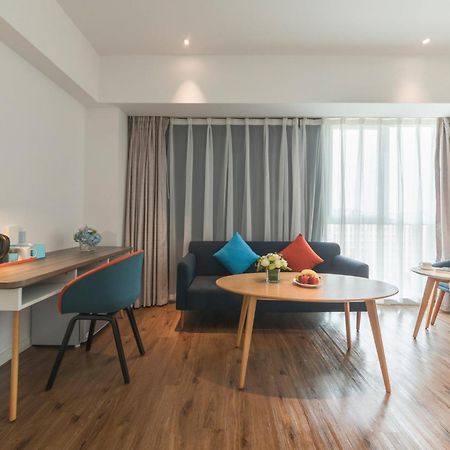 Holiday Inn Express Qingdao Chengyang Central By Ihg Buitenkant foto