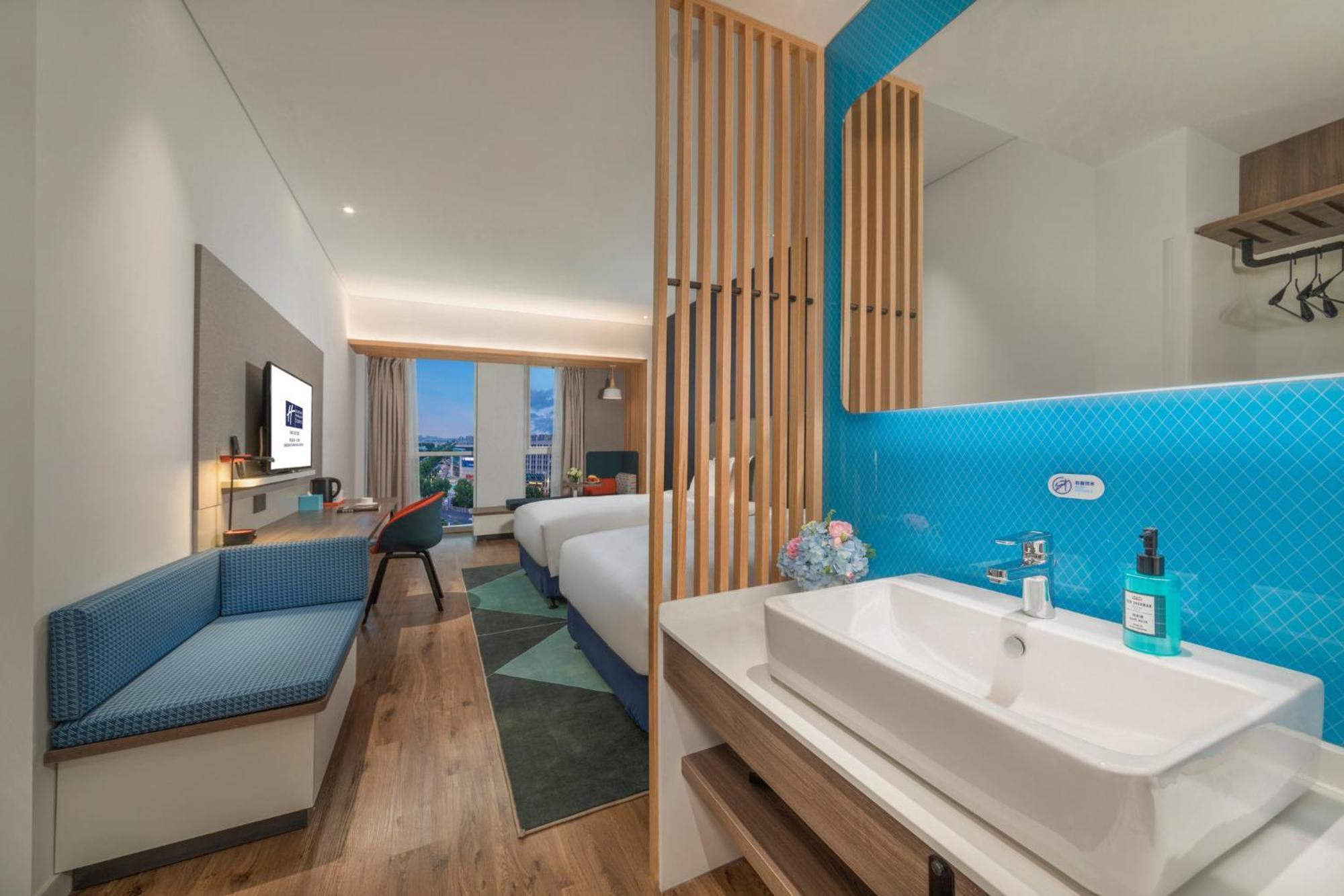 Holiday Inn Express Qingdao Chengyang Central By Ihg Buitenkant foto